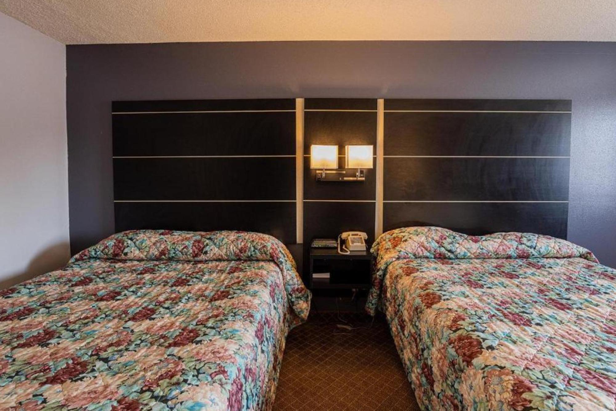 Coratel Inn & Suites By Jasper Hastings Exterior foto